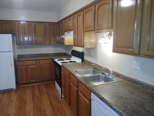 896 Wescott Sq, Eagan, MN, 55123-2285 | Card Image