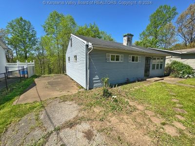 1530 Upper Midway Drive, House other with 3 bedrooms, 1 bathrooms and null parking in Dunbar WV | Image 2