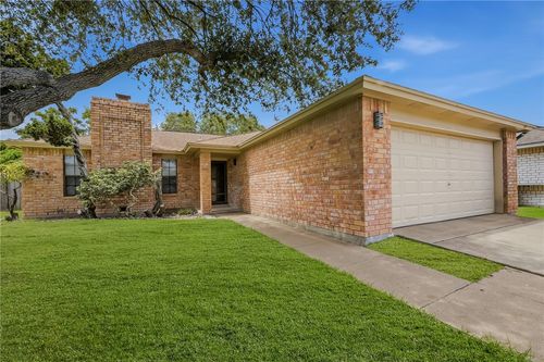 3029 Twin Creek Dr, Corpus Christi, TX, 78414-3736 | Card Image