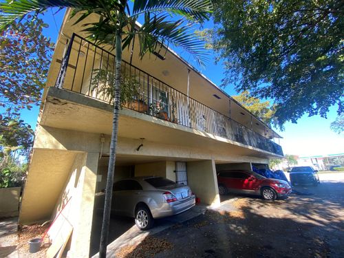 2-2800 W Sunrise Blvd, Fort Lauderdale, FL, 33311-5633 | Card Image