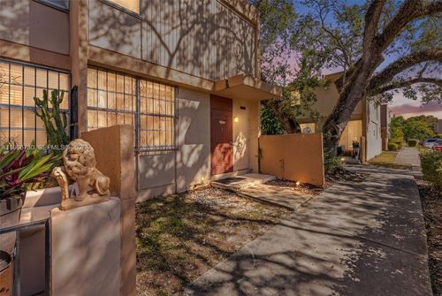 12-6149 Sw 69th St, South Miami, FL, 33143-3416 | Card Image