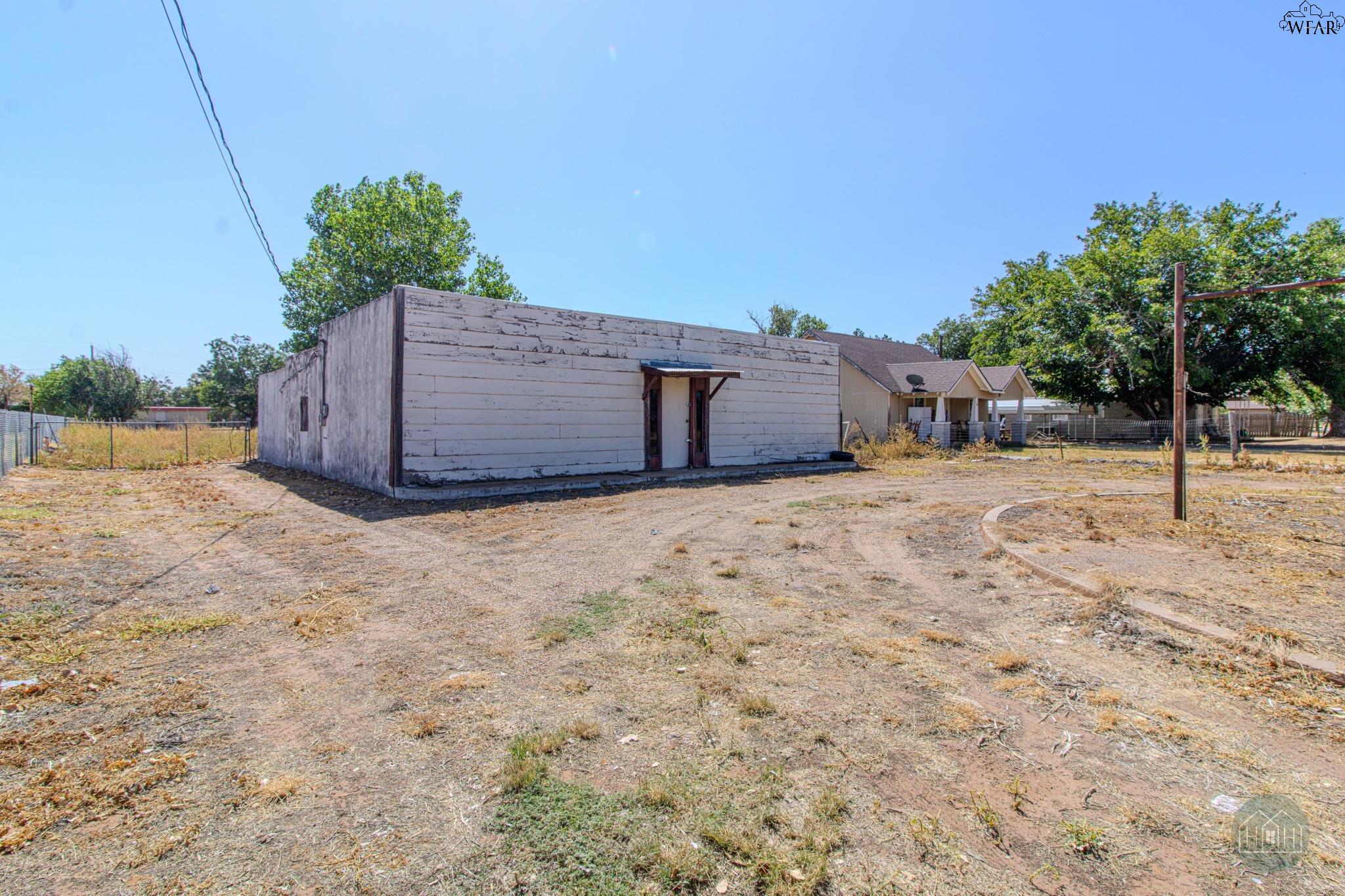 Commercial Sale in Vernon 3