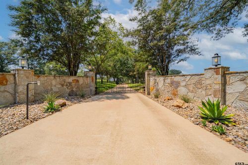 15698 N Peninsula Rd, Whitehouse, TX, 75791-8326 | Card Image