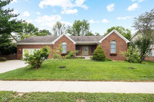 3244 Skyview Ct, Columbus, IN, 47203-5601 | Card Image