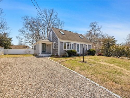 17 Swallow St, Falmouth, MA, 02536 | Card Image
