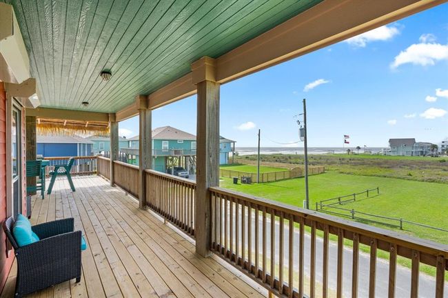 2757 Gulfview Ln, House other with 3 bedrooms, 3 bathrooms and 1 parking in Crystal Beach TX | Image 4