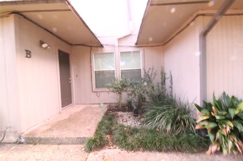 b-703 Castle Ridge Rd, Austin, TX, 78746-5170 | Card Image