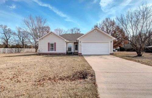 385 Pearl Stone Dr, Lonoke, AR, 72086-8151 | Card Image