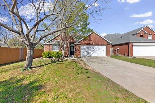 814 Lake Bluff Dr, Lake Dallas, TX, 75065-2885 | Card Image