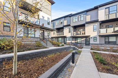 124 - 42 Cranbrook Gdns Se, Townhouse with 3 bedrooms, 2 bathrooms and 2 parking in Calgary AB | Image 2