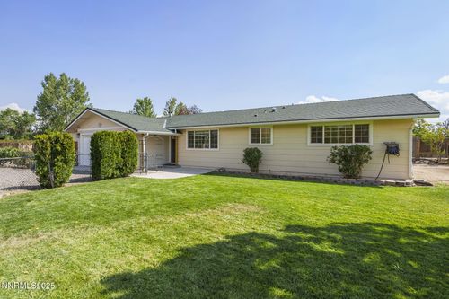 805 Lyell Way, Gardnerville, NV, 89460-8866 | Card Image