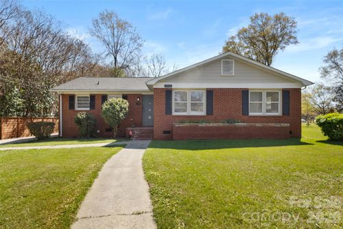 1538 Waddell St, Charlotte, NC, 28216-5148 | Card Image