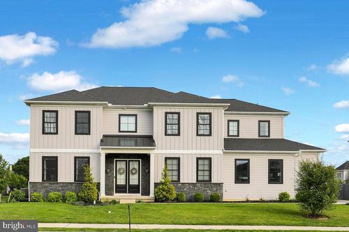 658 Fleetwood Dr, Lititz, PA, 17543-6612 | Card Image