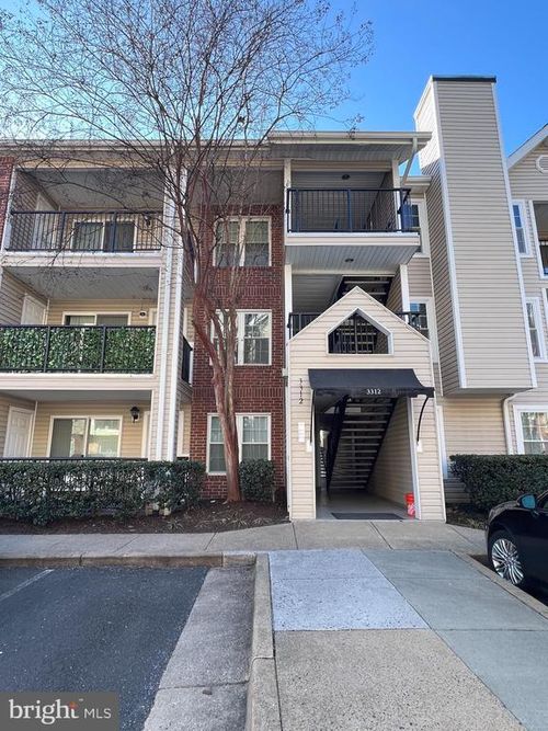 apt-204-3312 Wyndham Cir, ALEXANDRIA, VA, 22302-4312 | Card Image