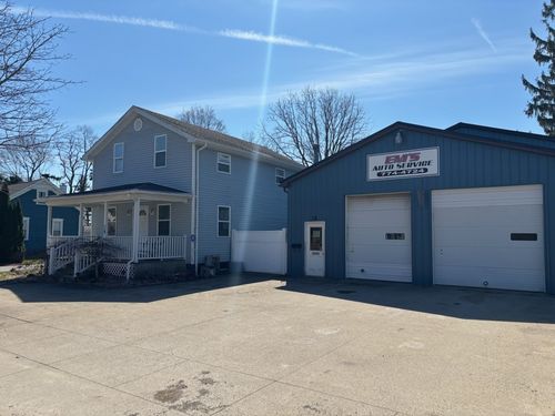 28 Chestnut St, Girard, PA, 16417-1602 | Card Image