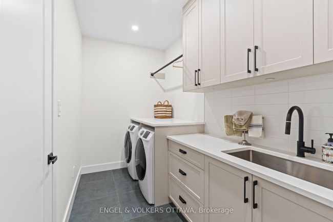 425 Ginger Cres, House other with 5 bedrooms, 4 bathrooms and 6 parking in Metcalfe ON | Image 27