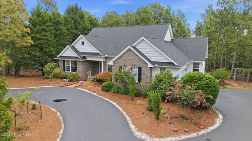 209 Longleaf Dr, West End, NC, 27376 | Card Image