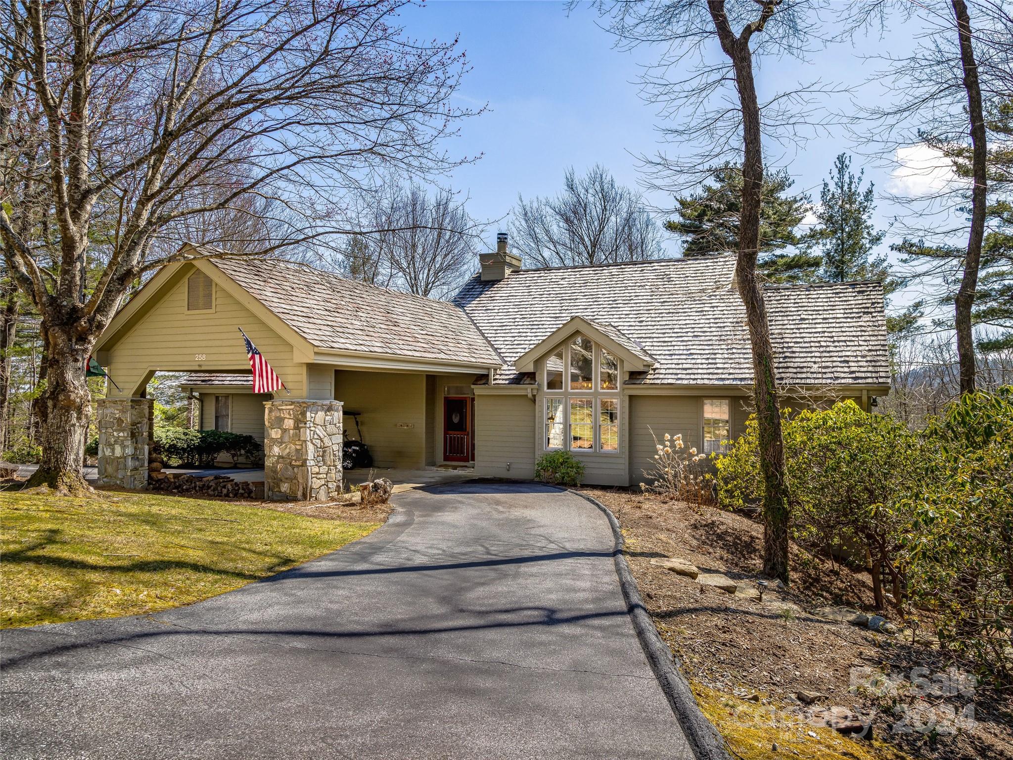 Club Colony Ln, Lake Toxaway, NC 28747