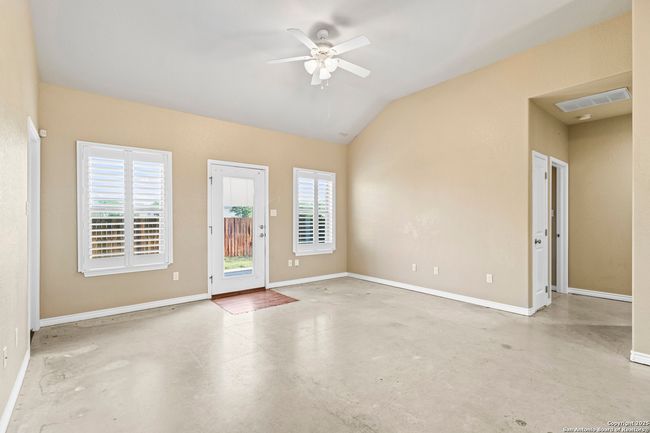 1B - 118 Navarro Crossing Rd, Condo with 3 bedrooms, 2 bathrooms and null parking in Seguin TX | Image 8
