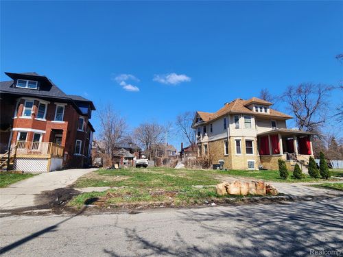 130 Hazelwood St, Detroit, MI, 48202-1714 | Card Image