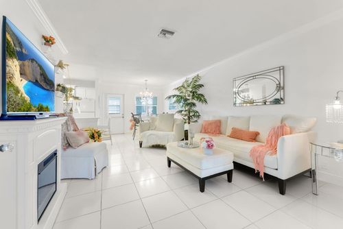 apt-211e-2131 Ne 42nd Ct, Lighthouse Point, FL, 33064-9031 | Card Image