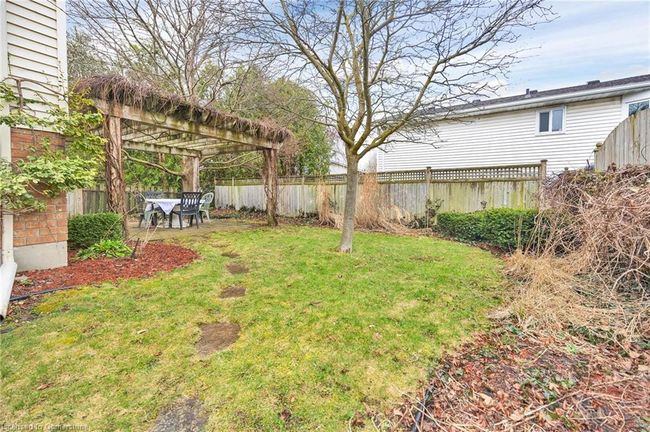 204 Nomad Crt, House other with 4 bedrooms, 2 bathrooms and 4 parking in Kitchener ON | Image 30