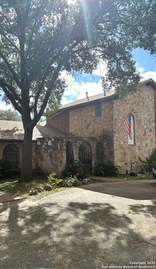 1422 E Sunshine Dr, San Antonio, TX, 78228-2948 | Card Image