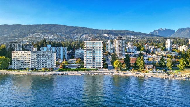 10 - 111 18 Th Street, Condo with 3 bedrooms, 3 bathrooms and 3 parking in West Vancouver BC | Image 4