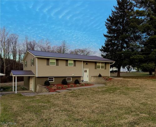 2053 Mcgill Rd, Belpre, OH, 45714-8147 | Card Image