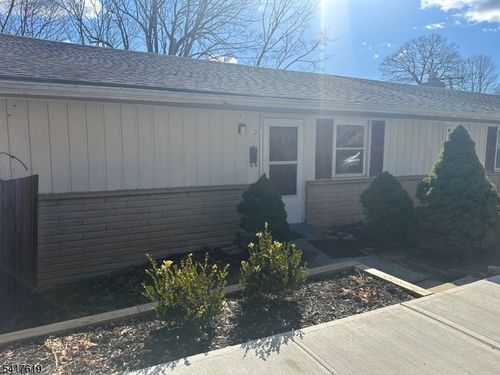 6-2 Elizabeth St, Dover, NJ, 07801-4411 | Card Image