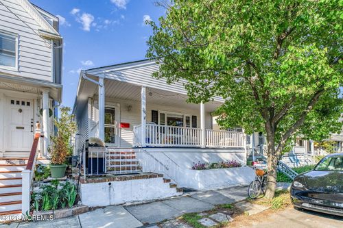 111 Cookman Ave, Ocean Grove, NJ, 07756-1004 | Card Image