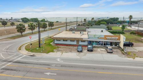 701 Moore Ave, Portland, TX, 78374-1834 | Card Image