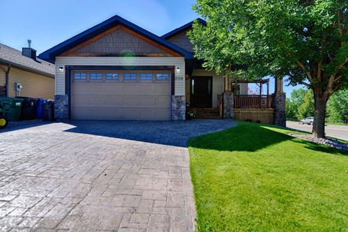 208 Mt Sunburst Place W, Lethbridge, AB, T1K2S3 | Card Image