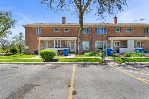 211 Ash St, Park Forest, IL, 60466-1407 | Card Image