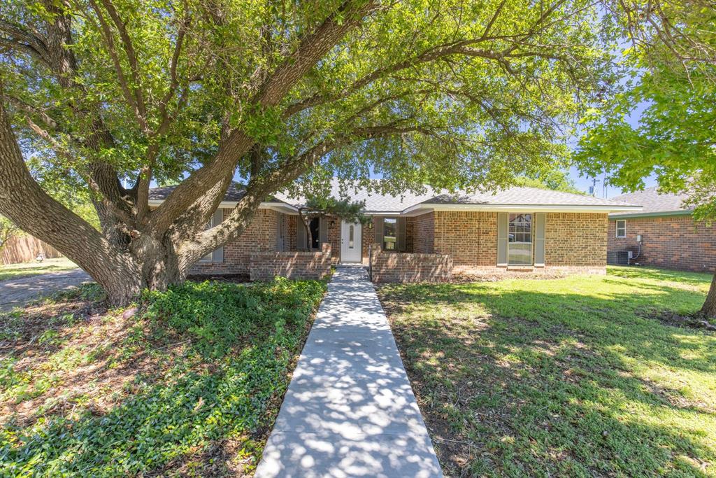 Greenbriar St, Greenville, TX 75402