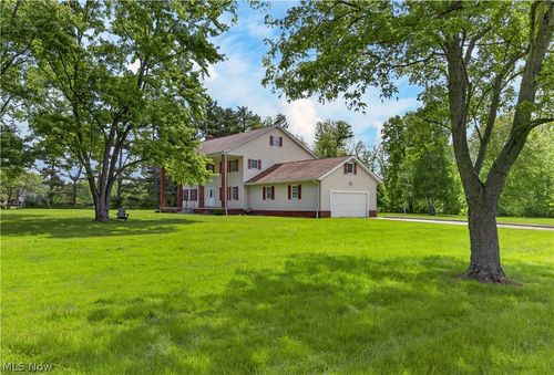 16519 Albion Road, Strongsville, OH, 44136 | Card Image