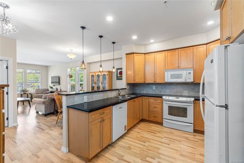 102-399 Wembley Rd, Parksville, BC, V9P0A6 | Card Image