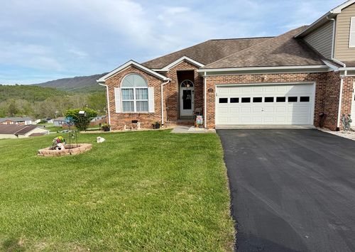 195 Forest Hill Dr, Tazewell, VA, 24651 | Card Image