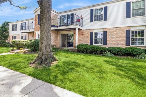 apt-2-981 Golf Course Rd, Crystal Lake, IL, 60014-8823 | Card Image