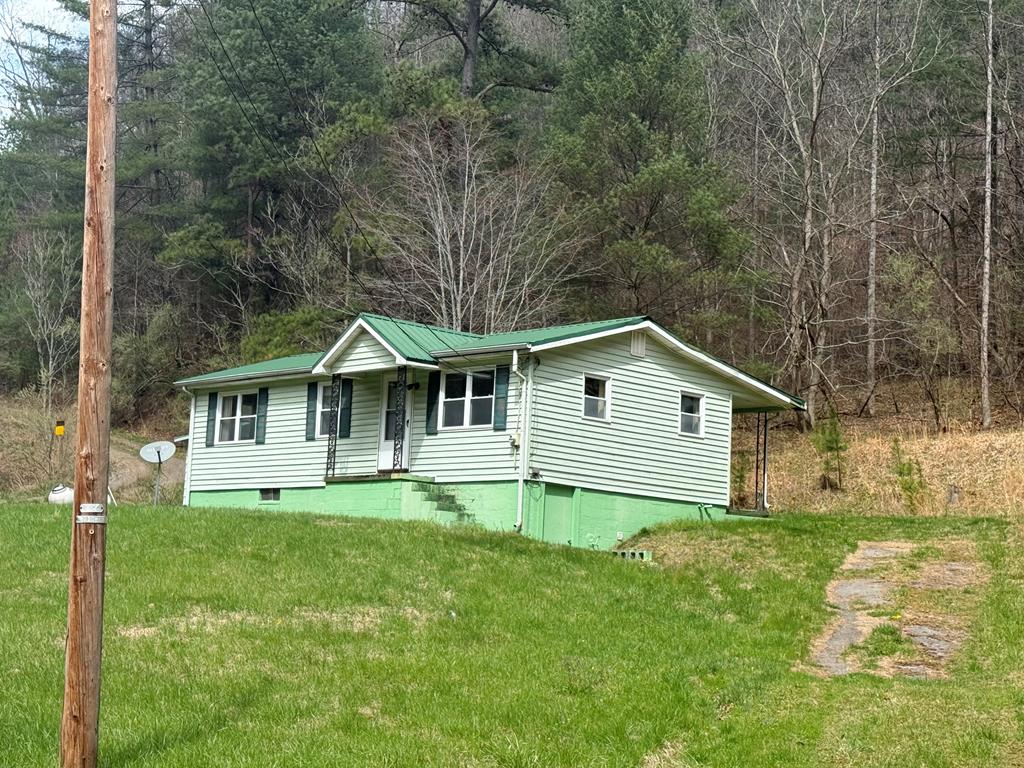 Residential in Vansant 3