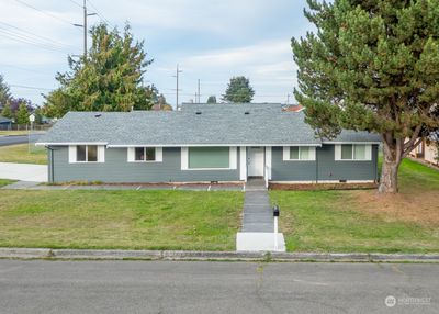 1535 W 7th Street, House other with 3 bedrooms, 1 bathrooms and 1 parking in Port Angeles WA | Image 2