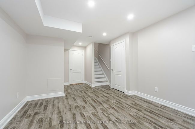 1016 Mccuaig Dr, House other with 4 bedrooms, 4 bathrooms and 2 parking in Milton ON | Image 37