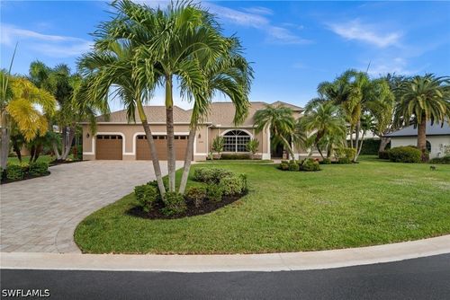 2035 Teagarden Ln, NAPLES, FL, 34110-1095 | Card Image