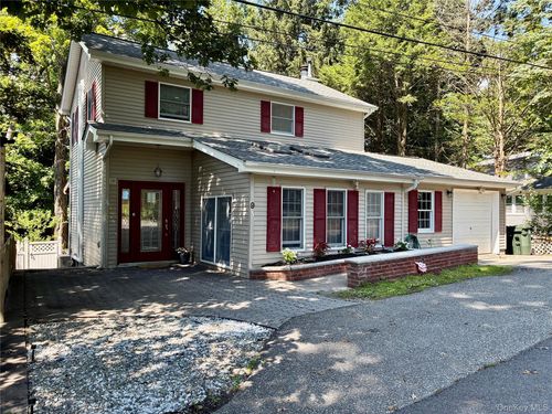 9 Morgans Way, Greenwood Lake, NY, 10925-2800 | Card Image