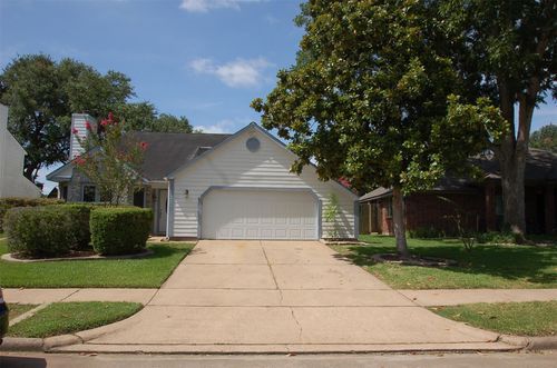 2035 Old Dixie Dr, Richmond, TX, 77406-6812 | Card Image