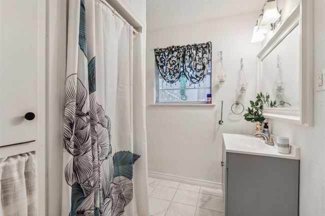 204 N Elm St, House other with 3 bedrooms, 2 bathrooms and null parking in Kemp TX | Image 7