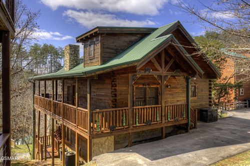 3223 White Falcon Way, Pigeon Forge, TN, 37862 | Card Image