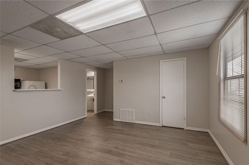 g-626 University Ave, Huntsville, TX, 77320-4046 | Card Image