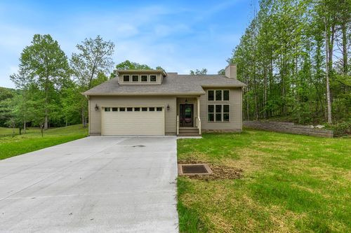 352 Hidden River Ln, Sparta, TN, 38583-7506 | Card Image