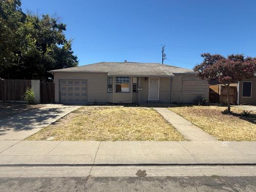 656 Pine St, Manteca, CA, 95336-4812 | Card Image
